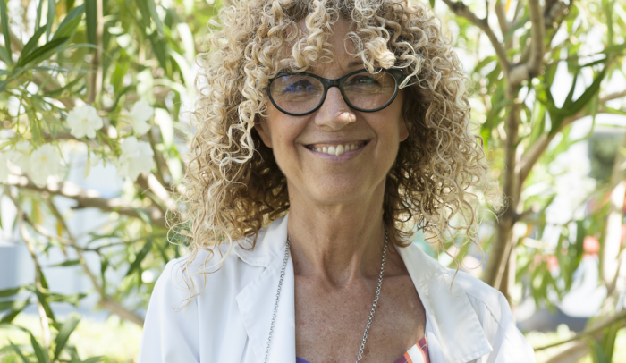 La directora del Centre de Serveis Psicològics de la UB, Susana Jiménez, Premi Sanitàries 2024