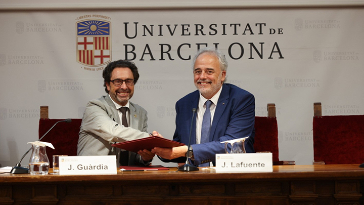 The rector of the UB, Joan Guàrdia, and the rector of the UAB, Javier Lafuente.