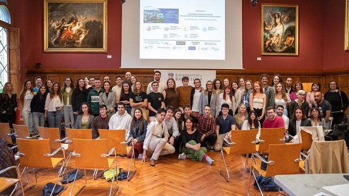 La Universitat de Barcelona, amb la col·laboració de la Fundació Banc de Sabadell, organitza una trobada de diàleg entre estudiants de diferents universitats en el marc de la Setmana dels Oceans, organitzada per l’ONU, a Barcelona.