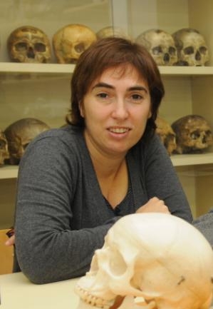 La professora Mireia Esparza, de la Unitat d’Antropologia del Departament de Biologia Animal de la UB, és coautora de l'estudi. 