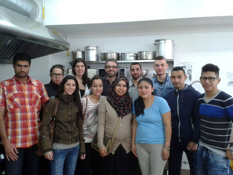 Grup de joves de la Zona Nord que accedeixen a aquesta formació al campus de l’Alimentació de Torribera de la UB.