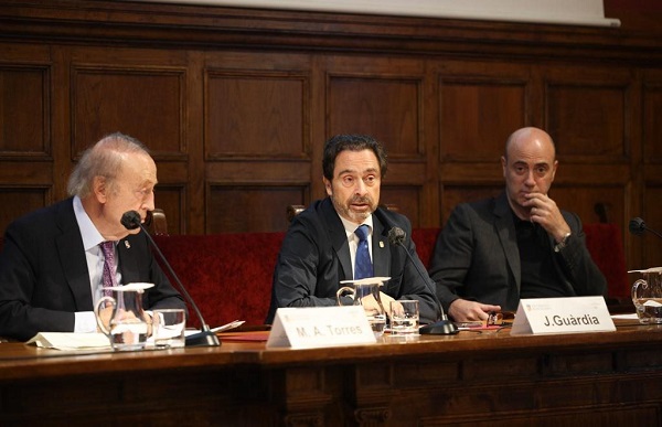 The president of Familia Torres, Miguel A. Torres, the rector of the UB, Joan Guàrdia, and the scientific director and chairperson of the Session, Tomàs Molina.