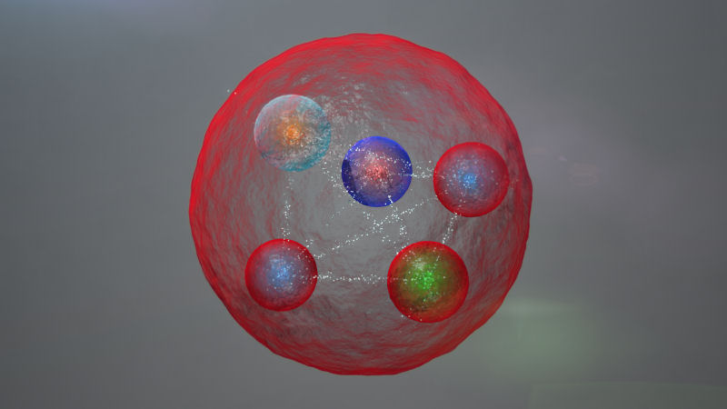 Il·lustració de la possible disposició de quarks en el pentaquark descobert en l'experiment LHCb. Imatge: CERN / Col·laboració LHCb