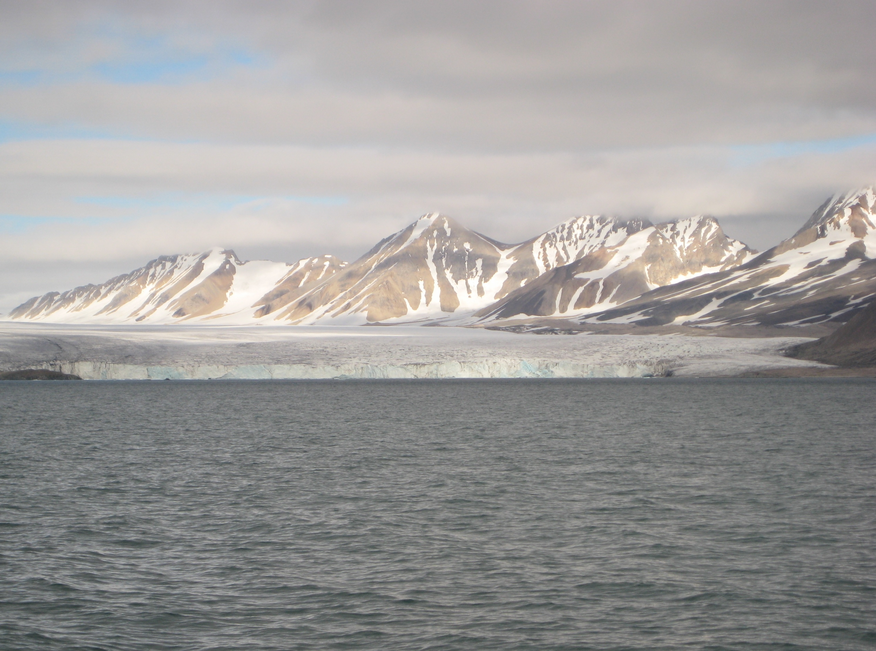 La nova campanya oceanogràfica de la UB al cercle polar àrtic estudiarà els esllavissaments submarins i l’estabilitat dels fons oceànics al mar de Barentsz.