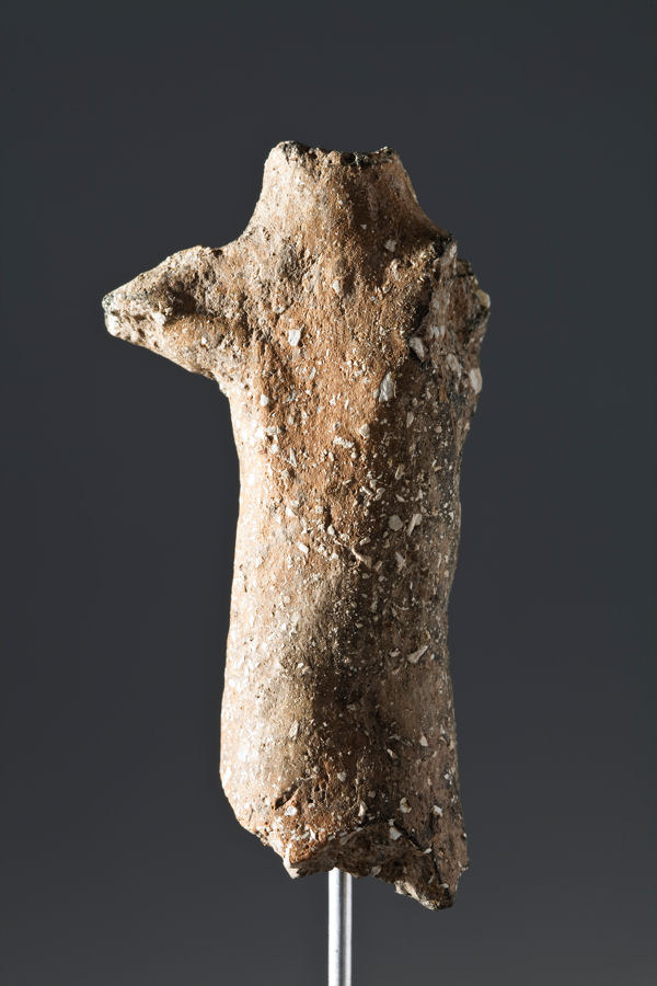 La figura té 6.500 anys d’antiguitat i ha estat batejada amb el nom de l’<i>Encantat de Begues</i>.