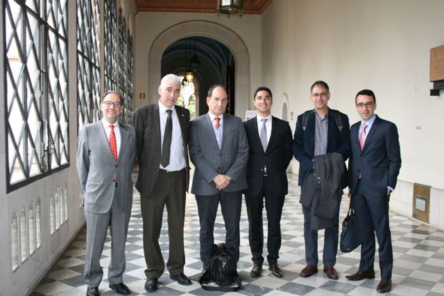 Assistents a la firma de l'acord entre la UB i la Universitat Externado.