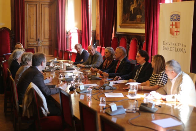 Imatge de la primera reunió del Comitè d'Ètica de la UB.