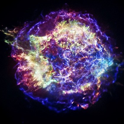 Cassiopea A és una nebulosa resultant de l'explosió gegant d'una estrella com a supernova fa uns 350 anys. Foto: NASA