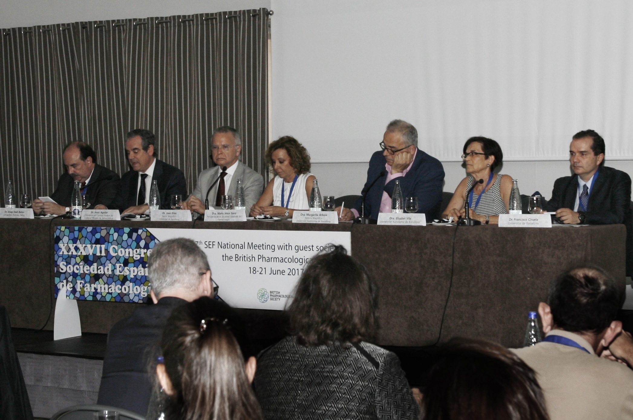 La nova edició del congrés de la SEF es va inaugurar aquest diumenge, 18 de juny, a les 17.30 h, en un acte institucional presidit pel rector de la UB, Joan Elias, i la rectora de la UAB, Margarita Arboix.