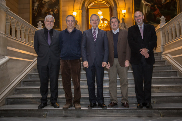 D'esquerra a dreta, Carles Casacuberta, degà de la Facultat de Matemàtiques i Informàtica; Joaquim Ortega, director de l’IMUB; el rector Joan Elias; Jordi Alberch, director de l'UBNeuro, i Ferran Guedea, que ha pres possessió com a catedràtic d'universitat.