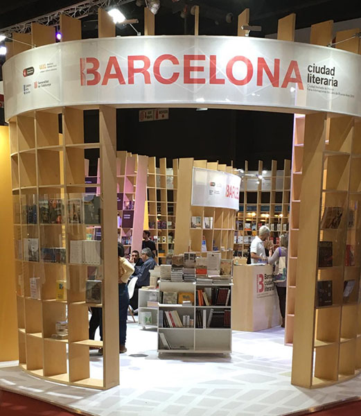 L’estand «Barcelona, ciutat literària» de la 45a Fira Internacional del Llibre de Buenos Aires.