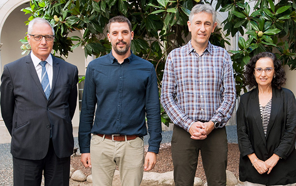 D’esquerra a dreta, Joan Turró, director general de la Fundació Universitària Balmes; Sergi Grau, de la UVic-UCC; Josep M. Serra-Grabulosa, de la UB, i M. Carme Verdaguer, directora general de l’FBG.