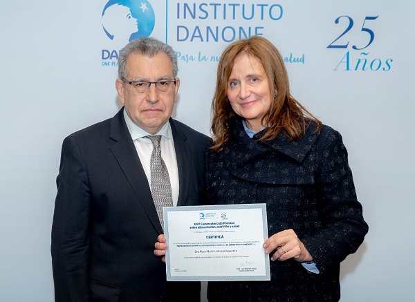 El president de l'Institut Danone, Luis A. Moreno Aznar, i la professora Rosa Maria Lamuela. 