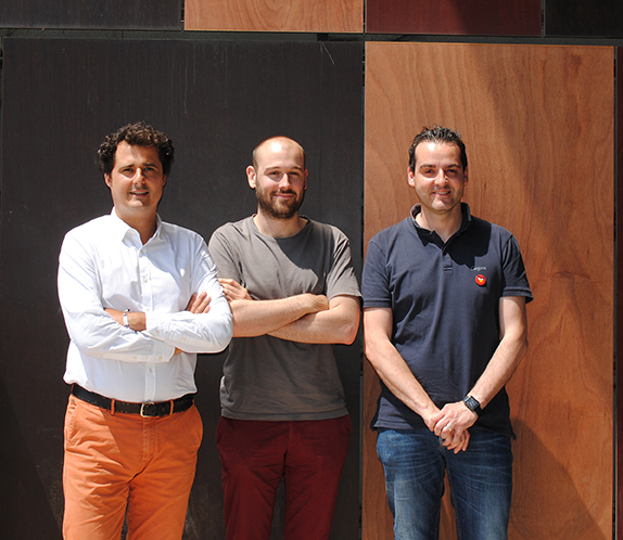D'esquerra a dreta, Javier Iglesias, Adrià Huguet i Sergi Hernández, d'Enlighting Technologies.