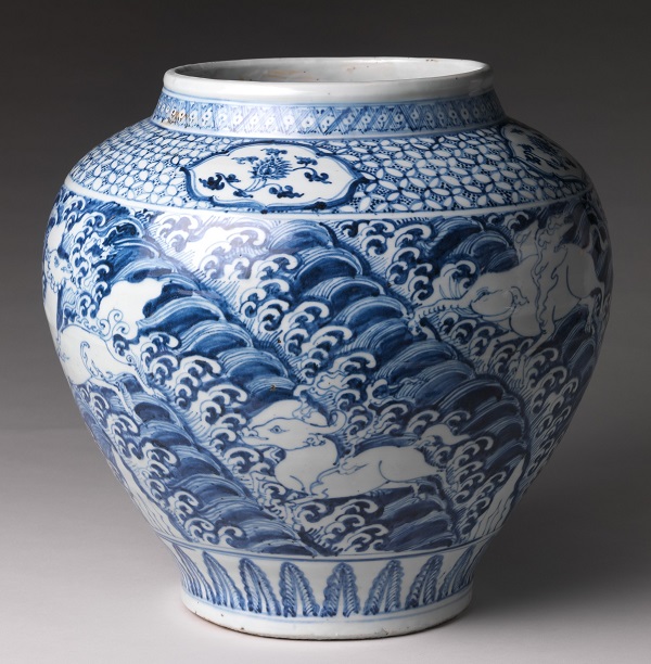 The research team studied porcelains from the Ming dynasty, decorated under the glaze of cobalt-based blue pigments.