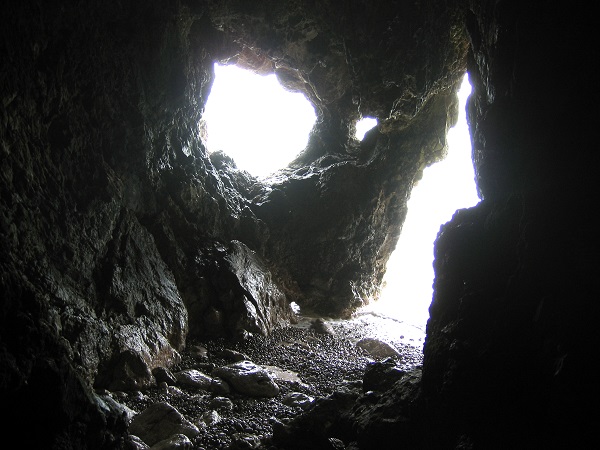 Imatge des de l’interior de la cova del Gegant. Fotografia: Joan Daura i Montse Sanz