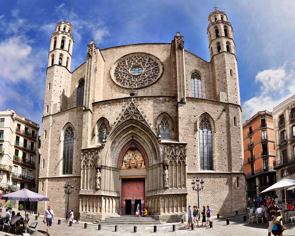 Plaça de Santa Maria, on s'emplaçaria l'amfiteatre romà de Barcelona.