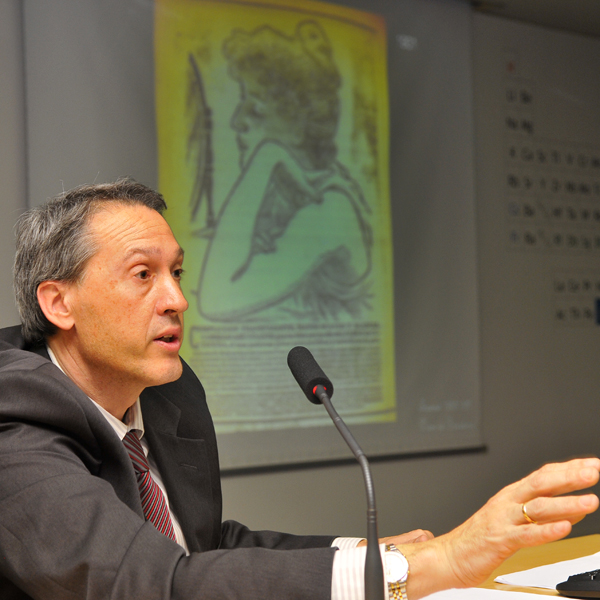 Víctor Gómez, gerent en funcions de la UB i autor del recull.