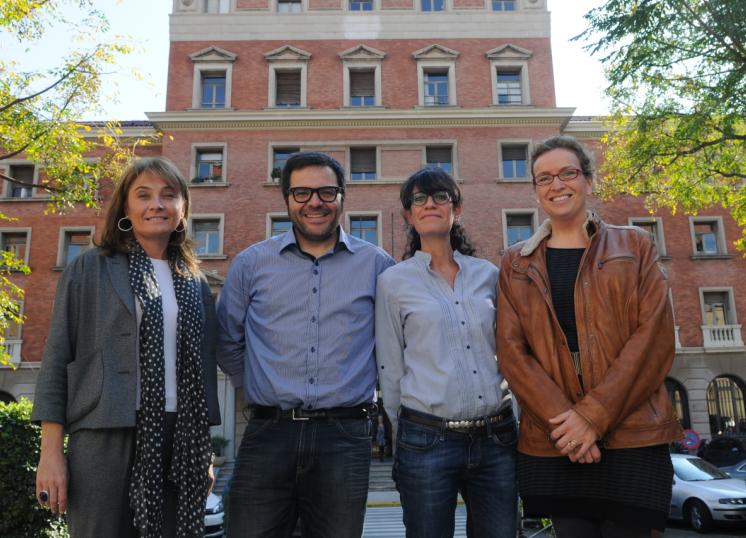 Els experts Cristina Andrés-Lacueva, Rafael Llorach, Sara Tulipani i Olga Jáuregui a la Facultat de Farmàcia de la UB. 