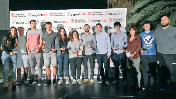 Els esportistes de la UB guardonats a la cloenda dels Campionats de Catalunya Universitaris 2016.