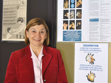 Fa tres dècades que Fernández Viader dedica la seva tasca investigadora al col·lectiu de persones sordes i sordcegues.