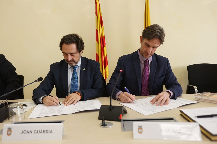 El rector de la Universidad de Barcelona, Joan Guàrdia, y el alcalde de Molins de Rei, Xavi Paz.